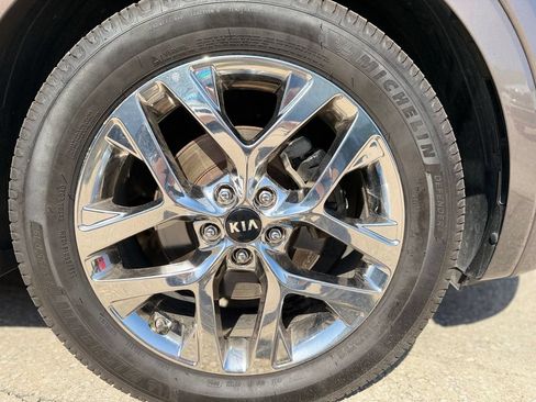 Used 2019 Kia Sorento SX FWD image 12