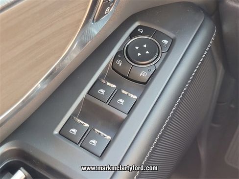 New 2025 Ford Expedition Platinum w/ Driver's Package image 21