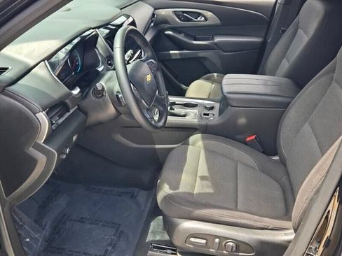 Used 2023 Chevrolet Traverse LT FWD image 10