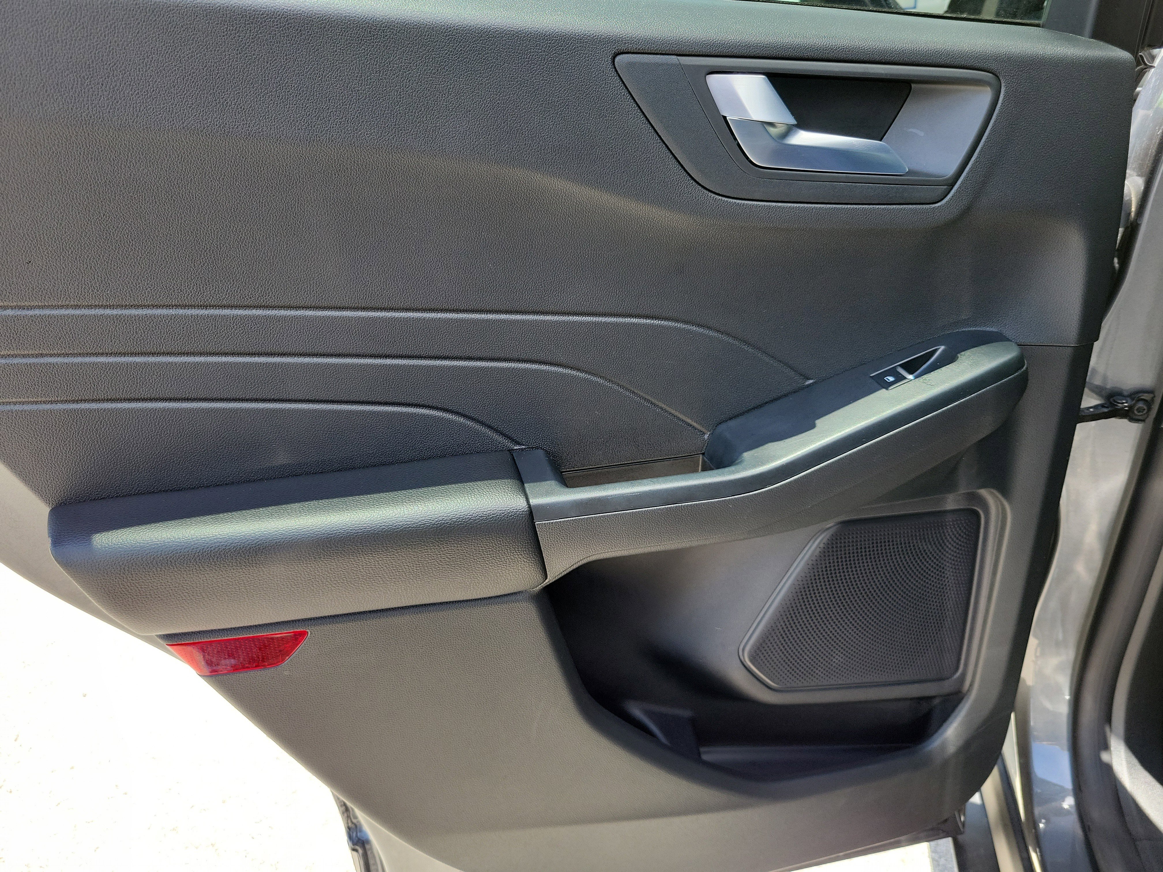Used 2024 Ford Escape ST-Line w/ Tech Pack #1 FWD image 27