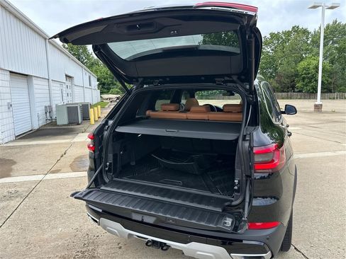 Used 2022 BMW X5 xDrive40i w/ Premium Package AWD/4WD image 13