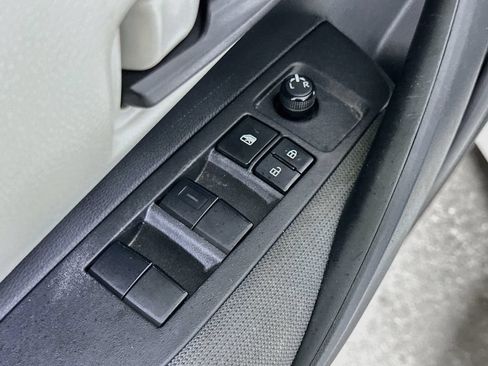 Used 2022 Toyota Corolla LE FWD image 18