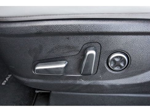 Used 2024 Hyundai Palisade SEL w/ Premium Package FWD image 32