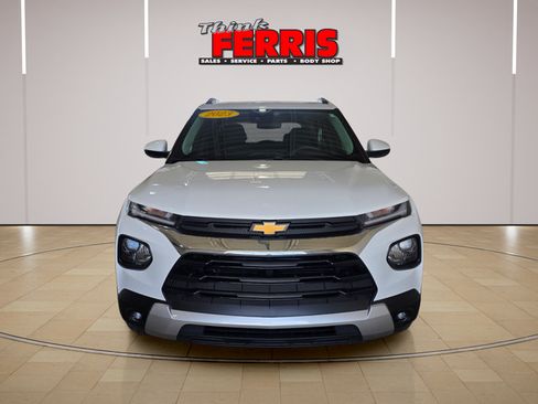 Used 2023 Chevrolet TrailBlazer LT FWD image 2