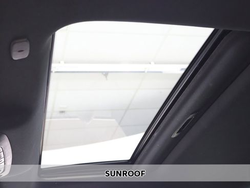 Used 2017 INFINITI Q60 w/ Premium Plus Package 3.0T image 4