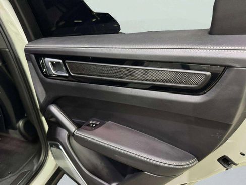 Used 2022 Porsche Cayenne Turbo GT image 44