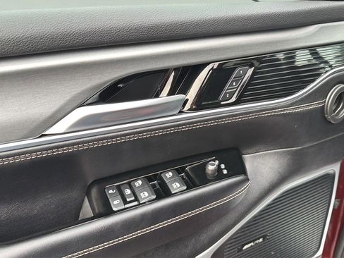 Used 2024 Jeep Wagoneer Series II image 11