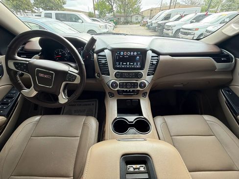 Used 2017 GMC Yukon SLT w/ Open Road Package image 9