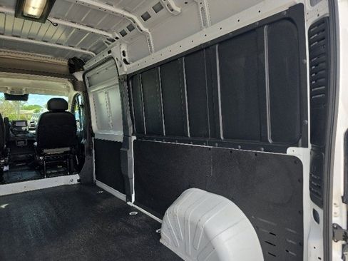 Used 2025 RAM ProMaster 2500 w/ Convenience Group FWD image 11