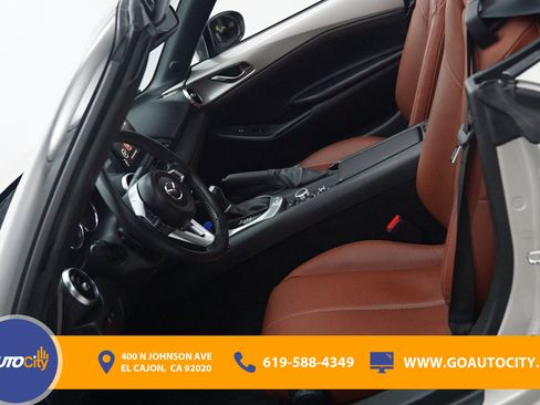 Used 2023 MAZDA MX-5 Miata Grand Touring RWD image 9