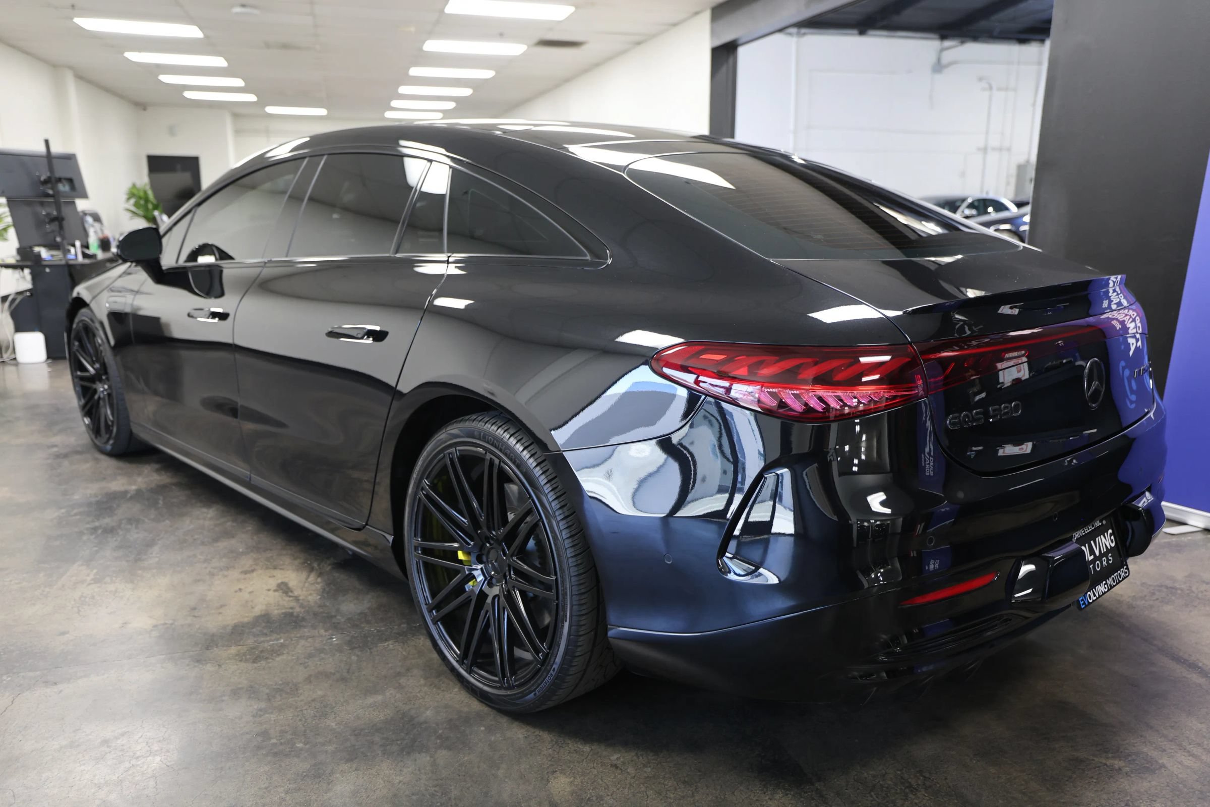 Used 2022 Mercedes-Benz EQS 580 4MATIC Sedan image 10