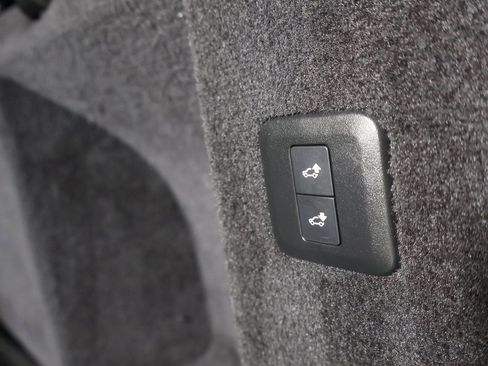 Used 2022 Land Rover Range Rover Sport HSE Silver Edition image 17