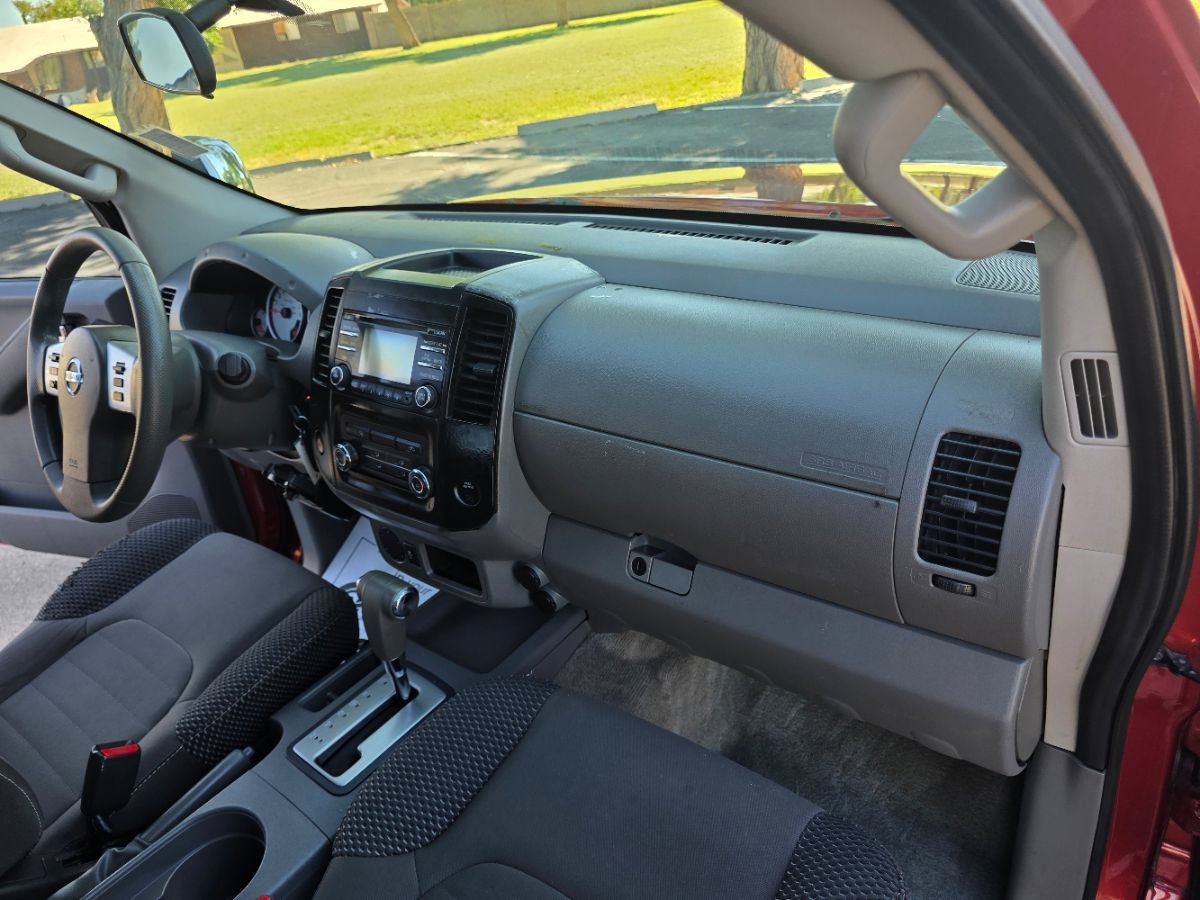 Used 2014 Nissan Frontier Desert Runner RWD image 40