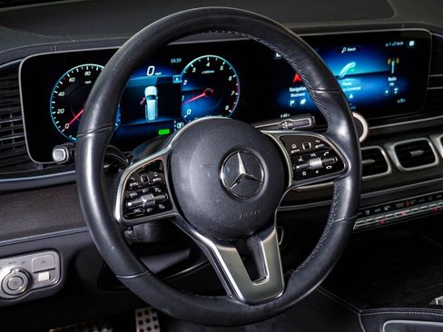 Used 2022 Mercedes-Benz GLS 450 4MATIC image 21