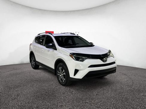 Used 2017 Toyota RAV4 LE image 10