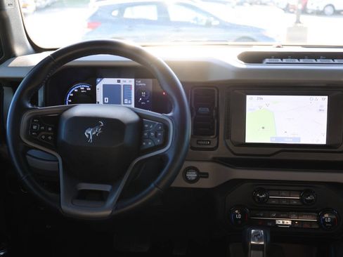 Used 2023 Ford Bronco Wildtrak image 21