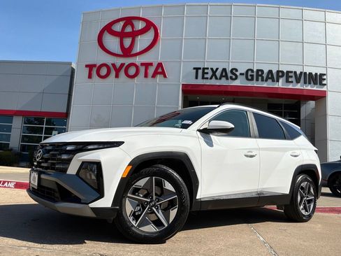 Used 2026 Hyundai Tucson SEL FWD image 2