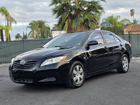 Used 2009 Toyota Camry FWD image 1