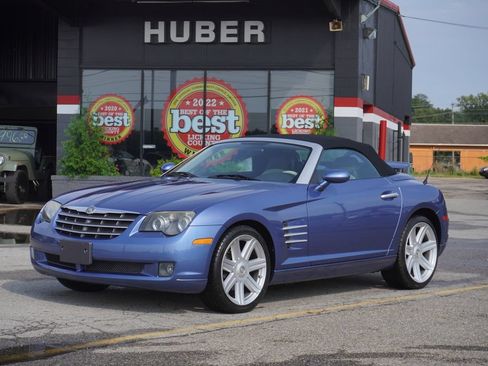 Used 2005 Chrysler Crossfire Limited RWD image 2