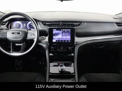 Used 2022 Jeep Grand Cherokee Altitude image 14