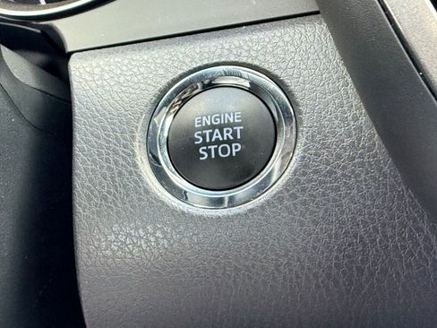 Used 2022 Toyota Camry SE w/ Cold Weather Package image 6