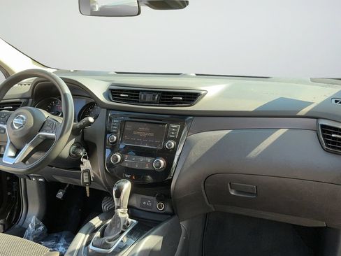 Certified 2022 Nissan Rogue Sport S FWD image 40