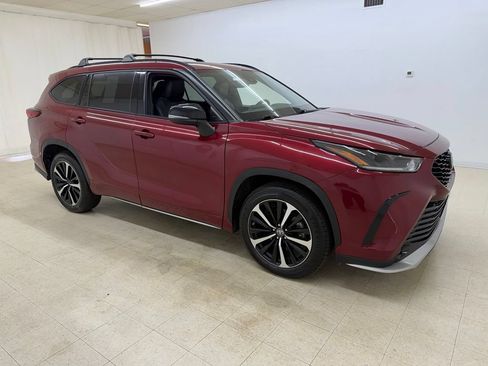 Used 2022 Toyota Highlander XSE AWD/4WD image 8