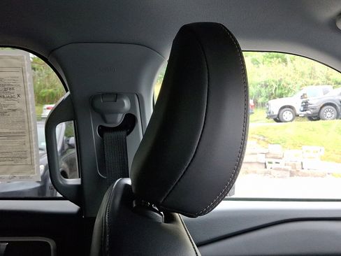 Certified 2022 Ford Explorer XLT w/ Equipment Group 202A image 13