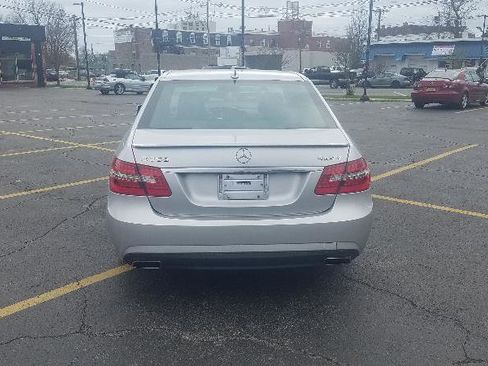 Used 2010 Mercedes-Benz E 350 4MATIC Sedan image 4