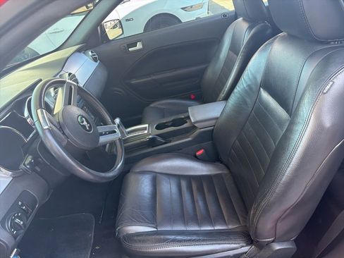 Used 2006 Ford Mustang GT RWD image 3