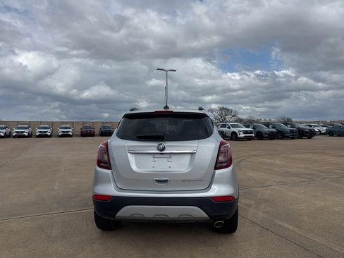 Used 2022 Buick Encore Preferred image 16