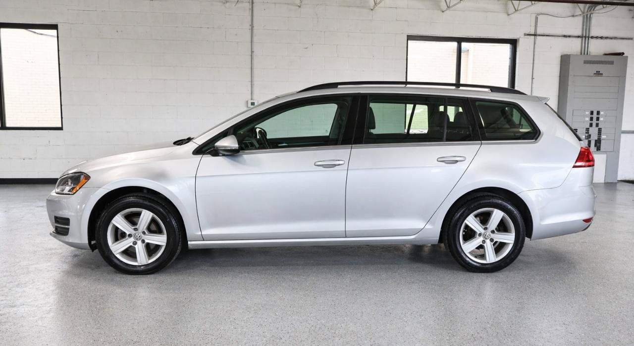Used 2015 Volkswagen Golf TDI SEL FWD image 4