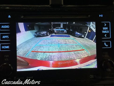 Used 2018 Toyota Prius Three FWD image 16