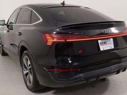 Used 2024 Audi Q8 e-tron Premium Plus w/ Premium Plus Package image 13