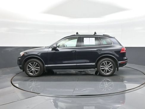 Used 2016 Volkswagen Touareg Sport AWD/4WD image 4