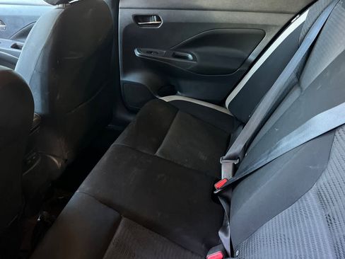 Used 2021 Nissan Versa SV FWD image 5