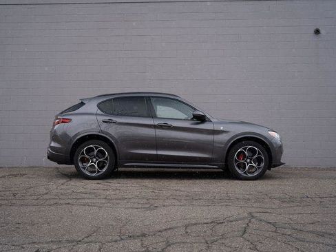 Used 2023 Alfa Romeo Stelvio Ti AWD/4WD image 8