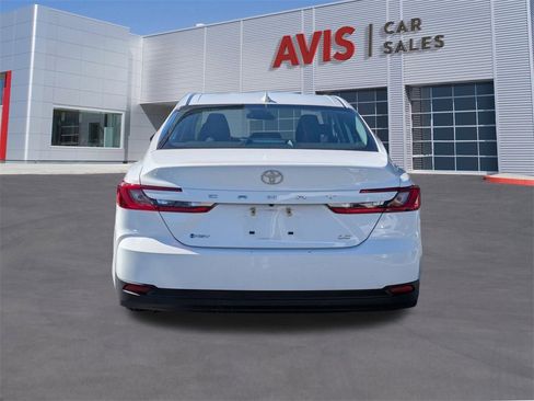 Used 2025 Toyota Camry LE image 7