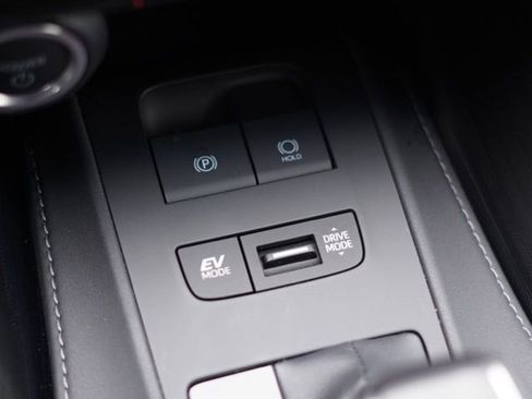 Certified 2024 Toyota Venza XLE image 36