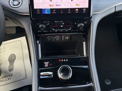 Used 2025 Jeep Grand Cherokee Limited image 28