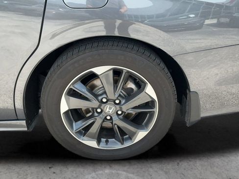 Used 2023 Honda Odyssey Elite image 17