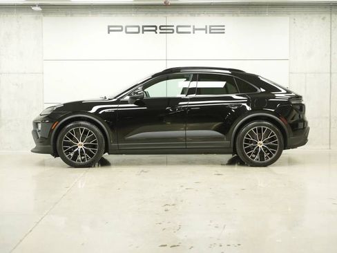 New 2026 Porsche Macan 4 Electric AWD/4WD image 2
