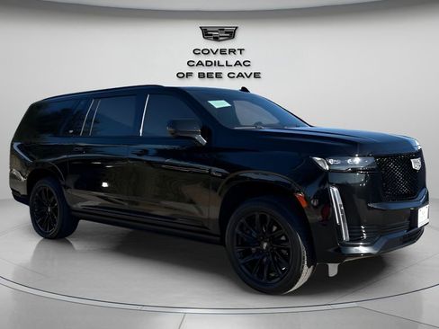 Used 2022 Cadillac Escalade ESV Sport Platinum w/ LPO, ONYX Package image 12