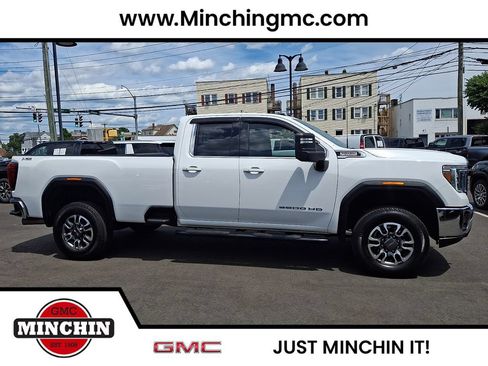 Certified 2022 GMC Sierra 3500 SLE w/ SLE Value Package AWD/4WD image 6