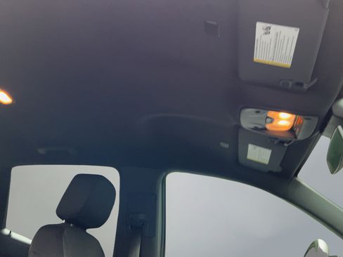 Used 2023 Chevrolet Colorado W/T RWD image 18