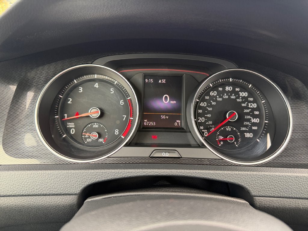 Used 2015 Volkswagen GTI SE FWD image 14