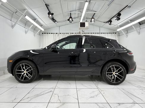 Certified 2025 Porsche Macan image 15