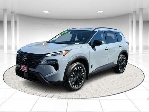 Used 2026 Nissan Rogue Dark Armor AWD/4WD image 1
