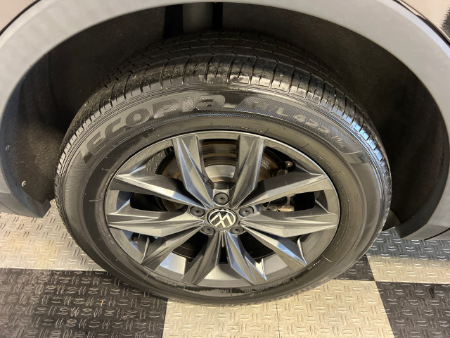 Used 2022 Volkswagen Tiguan SE FWD image 13