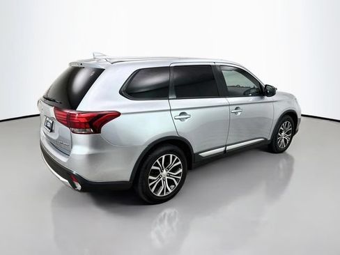 Used 2017 Mitsubishi Outlander ES FWD image 7